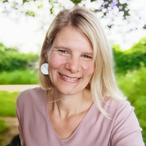Bettina Nobis - Alltagsbegleitung zu Hause und im Pflegeheim